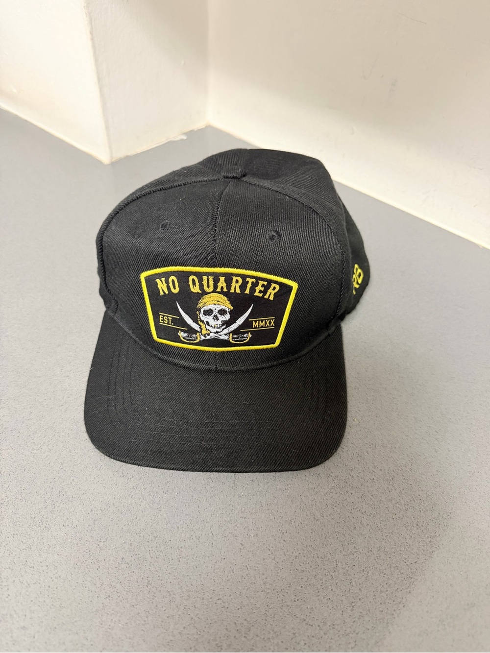 Y2K black cap skull Skate No Quarter Black Patch Snapback  going out Man